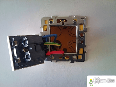 Branchement prise commandée encastrée