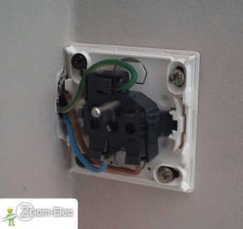 Branchement prise commandée saillie